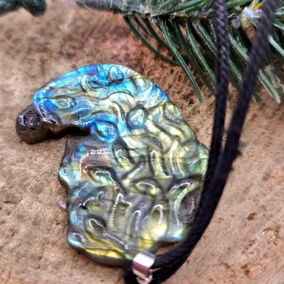 Nature Labradorite Carved Flashy Medusa Big Pendant Necklace - Picture 2 of 9